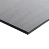 Alu Verbundplatte Alucom Edelstahl 3 mm, verfügbar in einseitig und beidseitig gebürstetem Finish, zeigt die edle und raffinierte Oberflächenbeschaffenheit