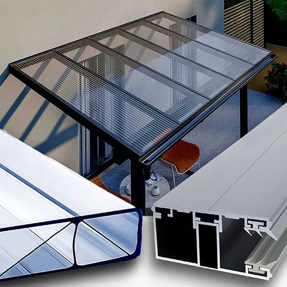 Terrassenüberdachung mit 16 mm Doppelstegplatten in klarer, farbloser Premium Longlife-Ausführung und Aluminiumkonstruktion, von Stegplattenversand